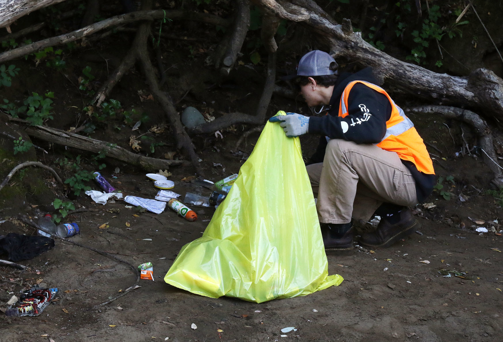 191015-nrr-homeless-camps-04